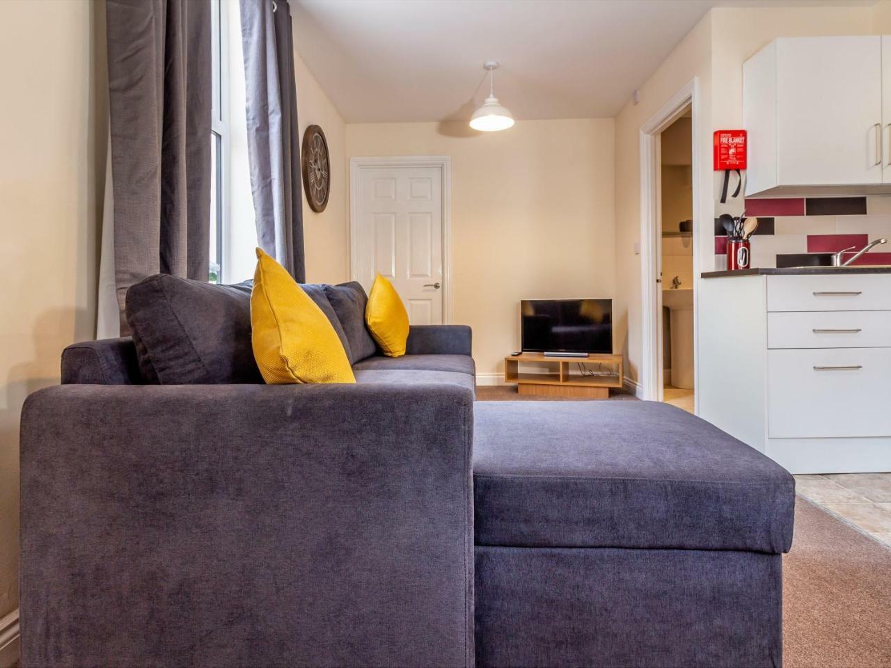 Northfield Street, Worcester City Centre - Guest Homes Dış mekan fotoğraf